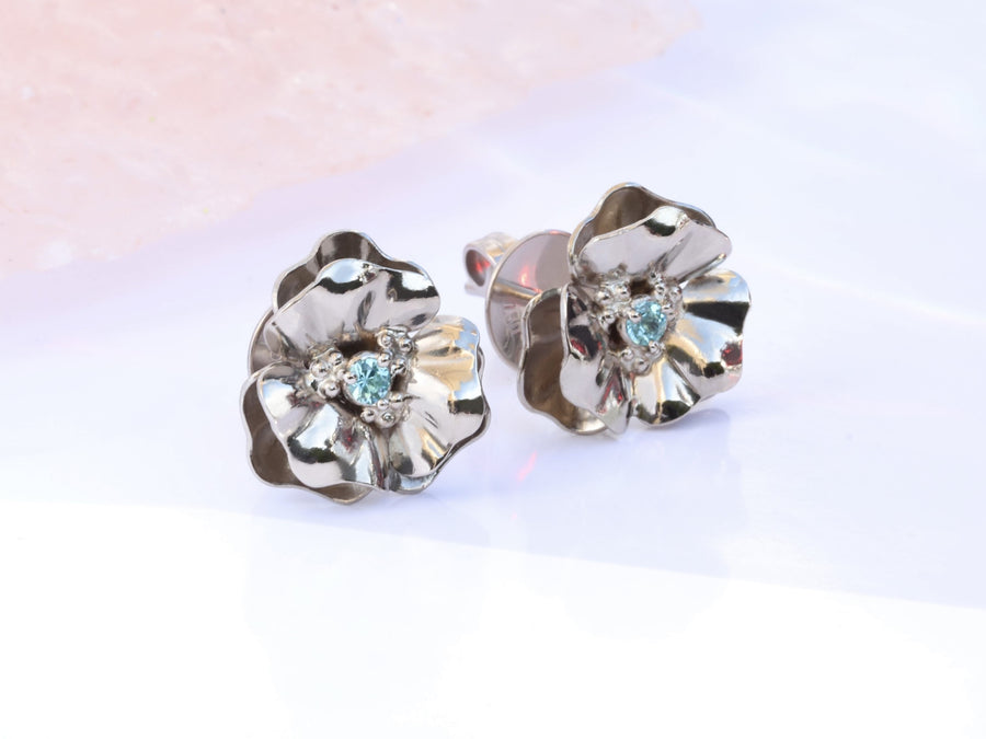 18K White Gold Flower Earrings