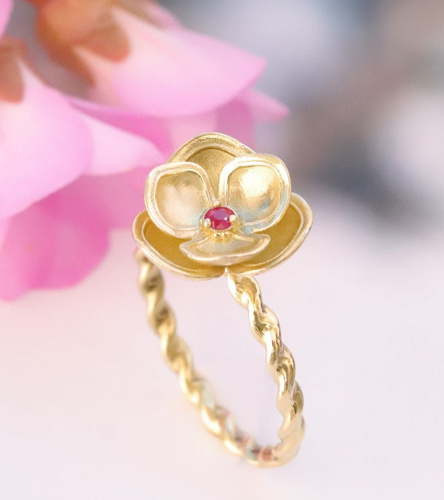 Gold Flower Ring "Lilac"