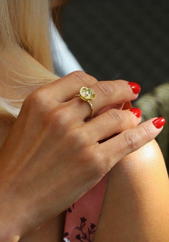 Gold Flower Ring "Lilac"