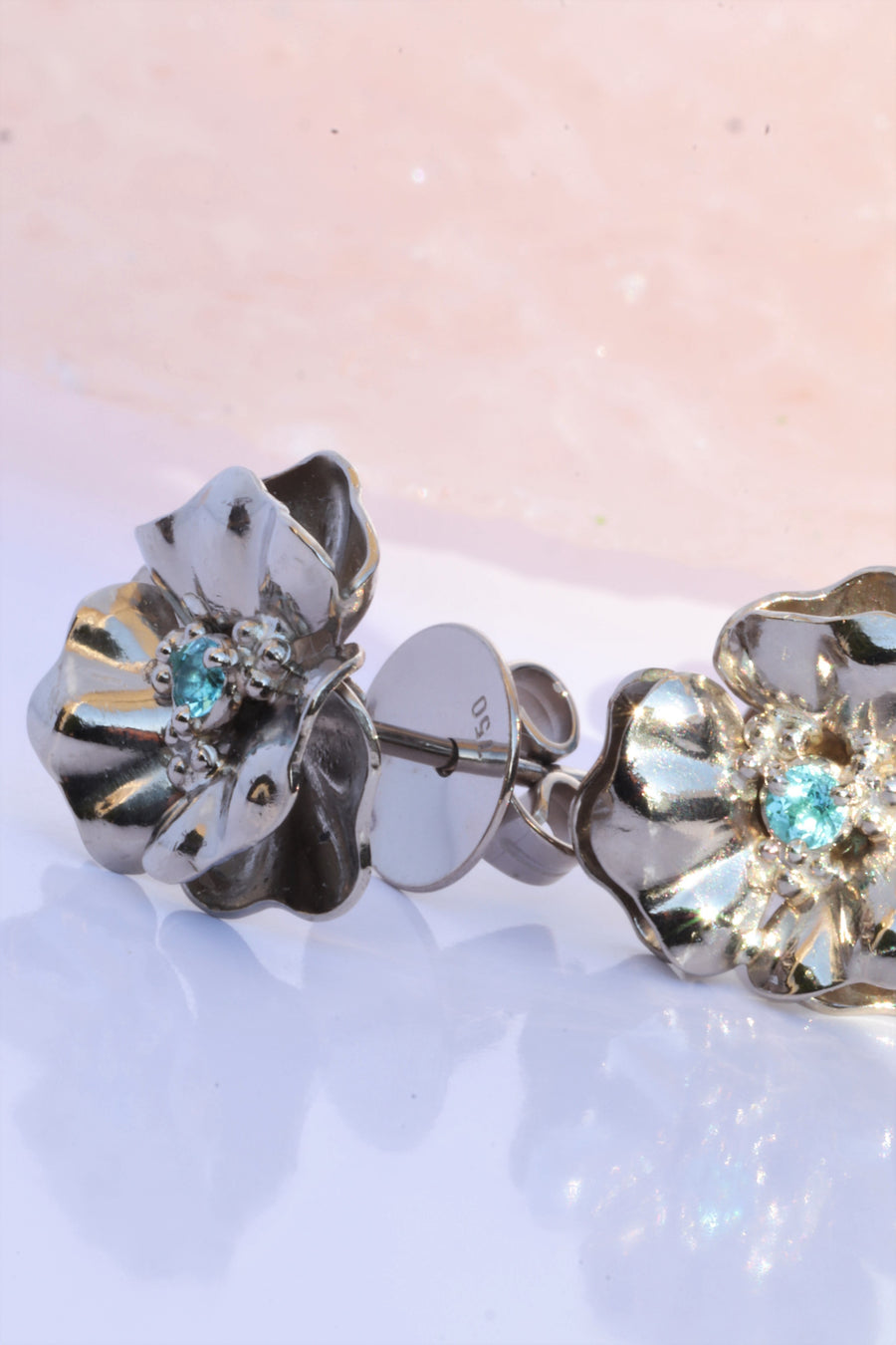 18K White Gold Flower Earrings