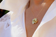 Collier fleur d'or