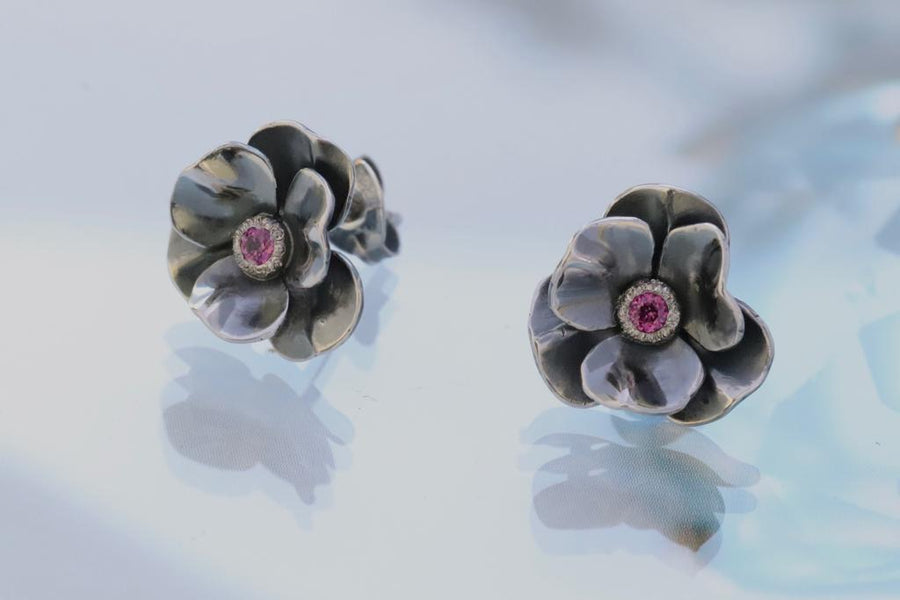 Flower stud earrings with rhodolite stone