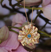 Collier fleur d'or